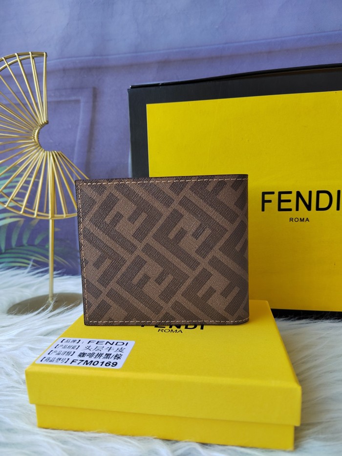 使い勝手良し フェンディ 激安偽物 短財布