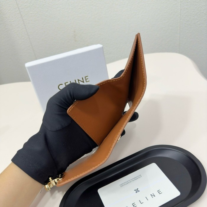 使い勝手良し セリーヌ 偽物通販 短財布