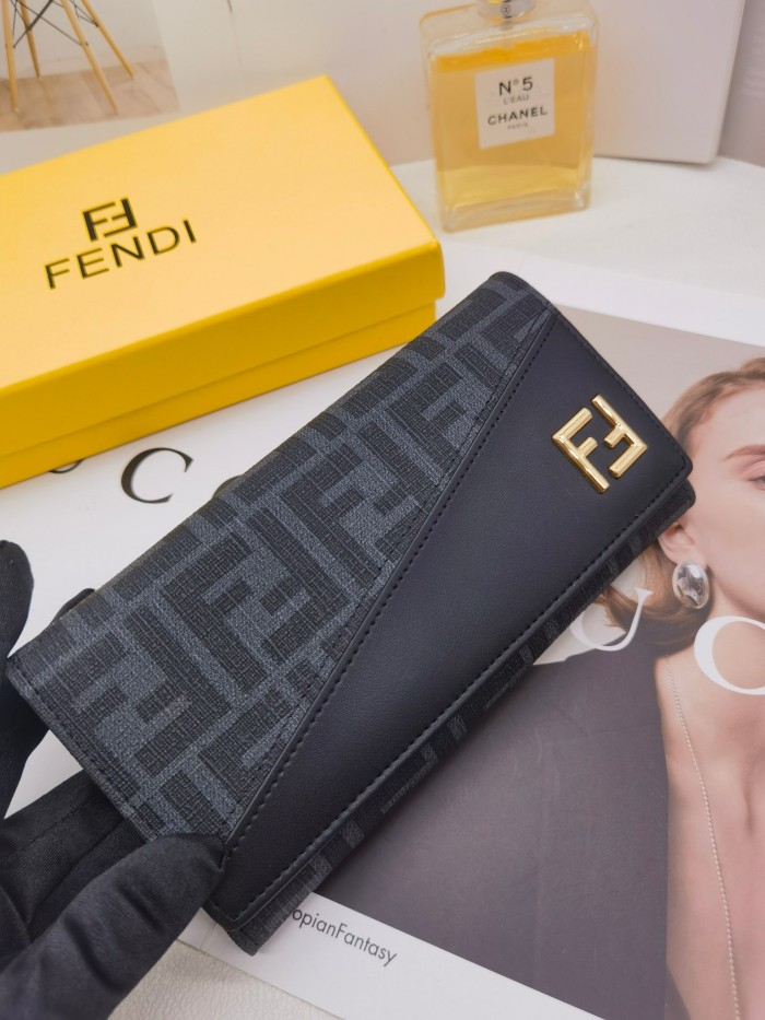 【話題商品！】 フェンディ 激安通販 長財布