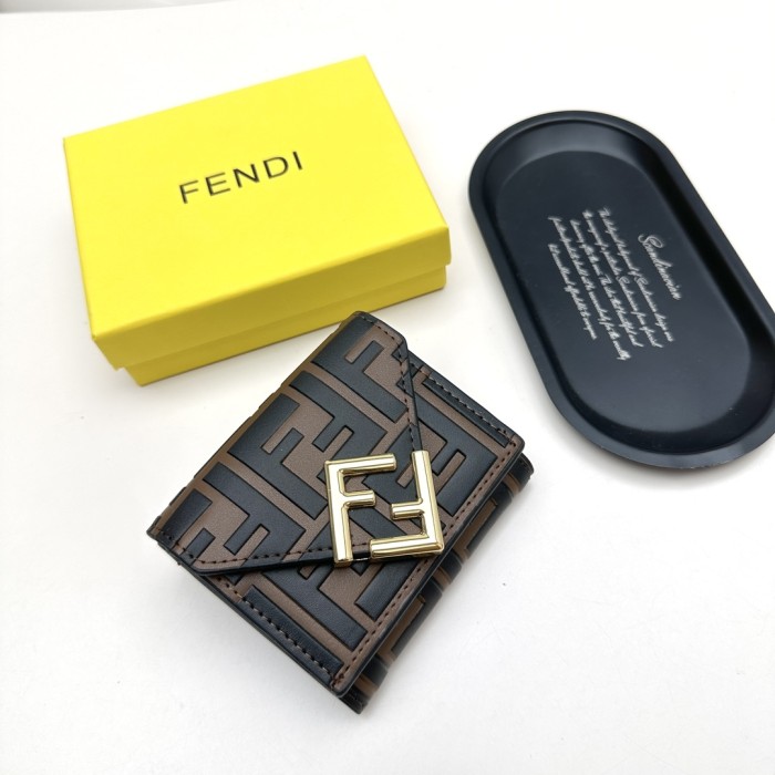 大人気 フェンディ スーパーコピー 短財布