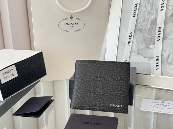 日本未入荷 プラダ 激安偽物 短財布