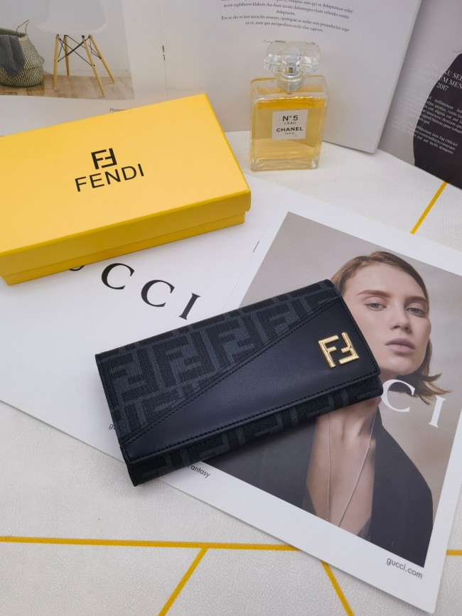 【話題商品！】 フェンディ 激安通販 長財布