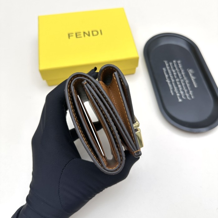 【限定】 フェンディ コピーおすすめ 短財布