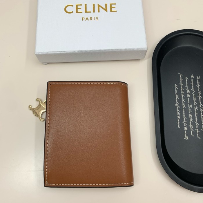日本未入荷 セリーヌ 激安偽物 短財布