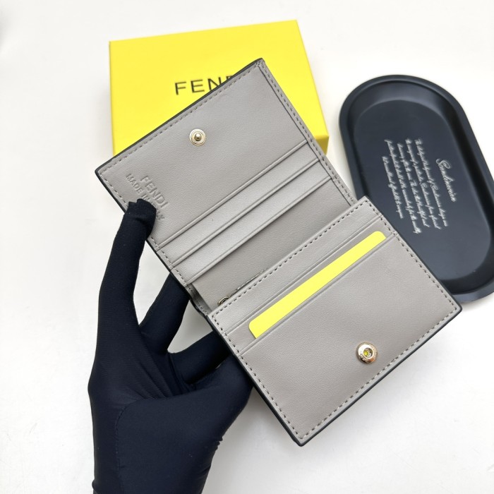 使い勝手良し フェンディ スーパーコピー 短財布