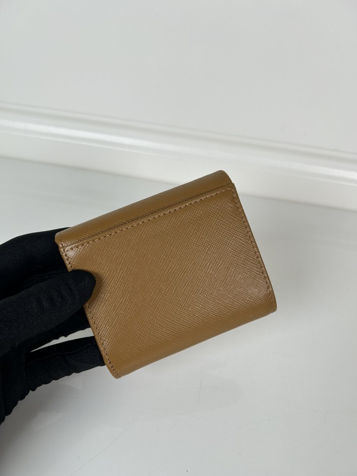追跡付 プラダ 偽物通販 短財布