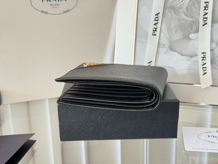 追跡付 プラダ 偽物通販  短財布