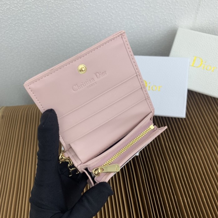 日本未入荷 ディオール 偽物通販 短財布