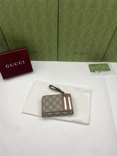 入手困難 グッチ n級品 短財布