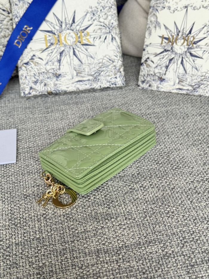 超話題! ディオール コピー 短財布