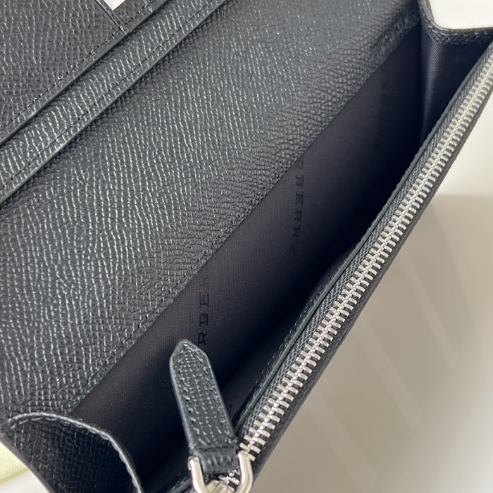 超奇跡の入荷☆ バーバリー 偽物通販 長財布