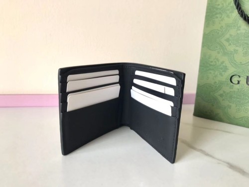 入手困難 グッチ コピー 短財布