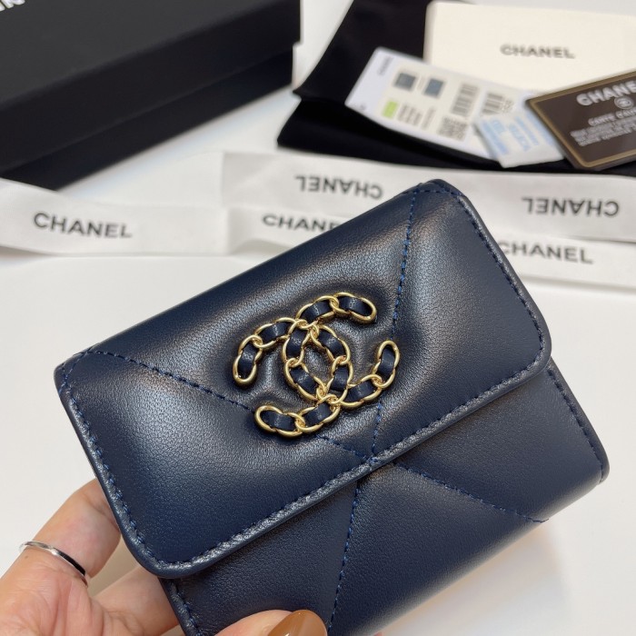 累積売上総額第１位！シャネル コピーおすすめ 短財布