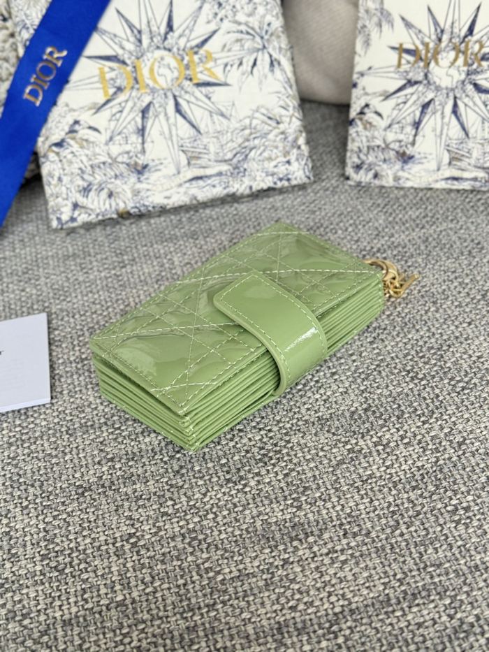 超話題! ディオール コピー 短財布
