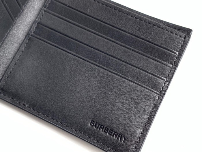 日本未入荷 バーバリー n級品 長財布