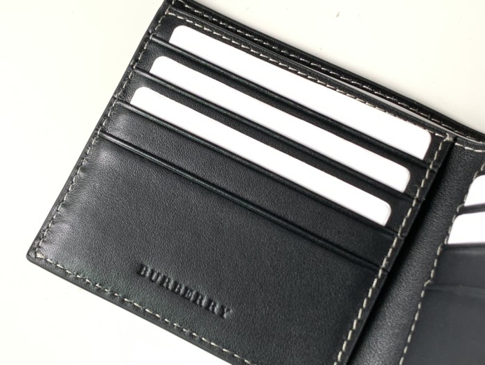 【話題商品！】バーバリー 激安偽物 短財布