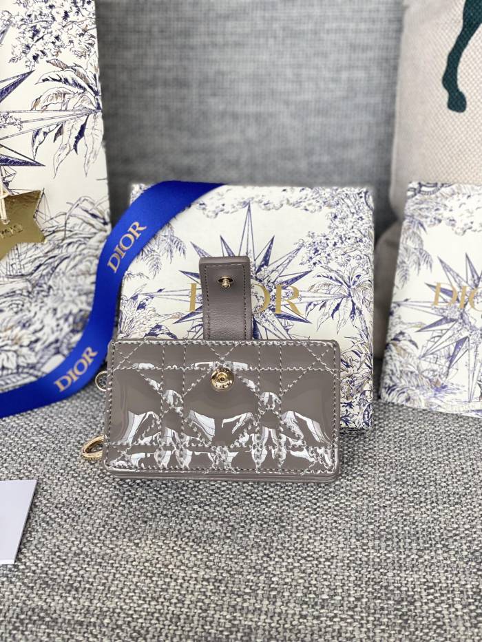 超奇跡の入荷☆ ディオール n級品 短財布