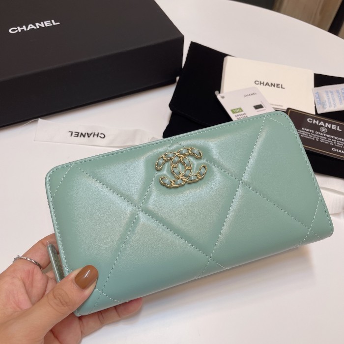 日本未入荷 シャネル 偽物通販  長財布