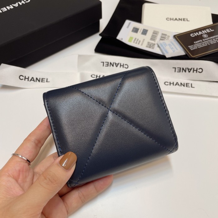 累積売上総額第１位！シャネル コピーおすすめ 短財布