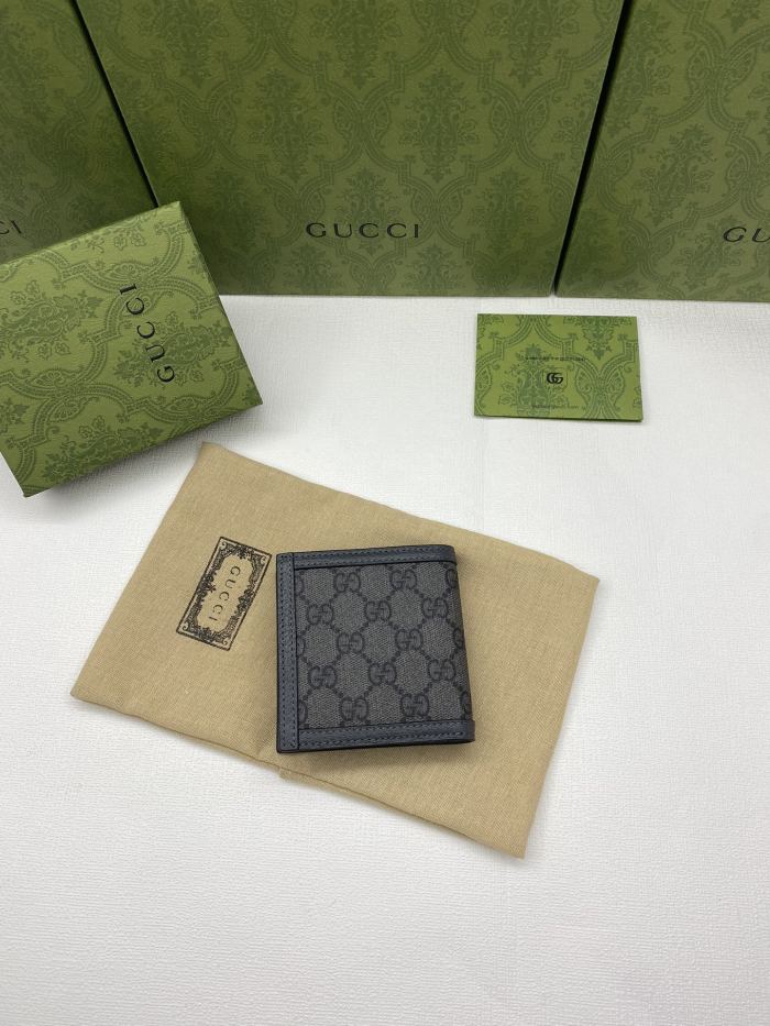 日本未入荷 グッチ n級品 短財布