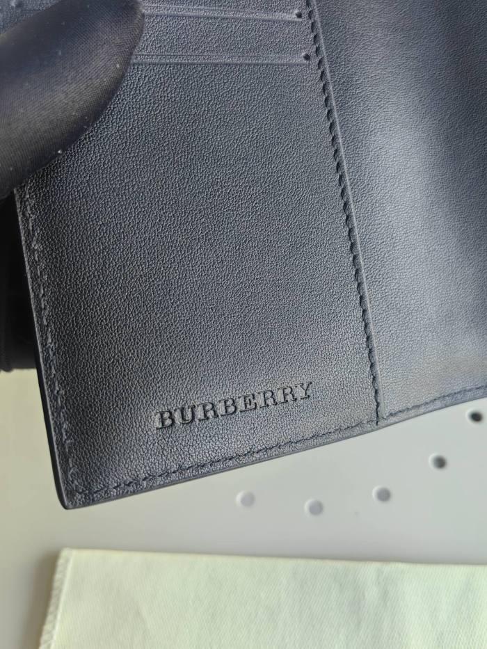 超奇跡の入荷☆ バーバリー 激安通販 短財布