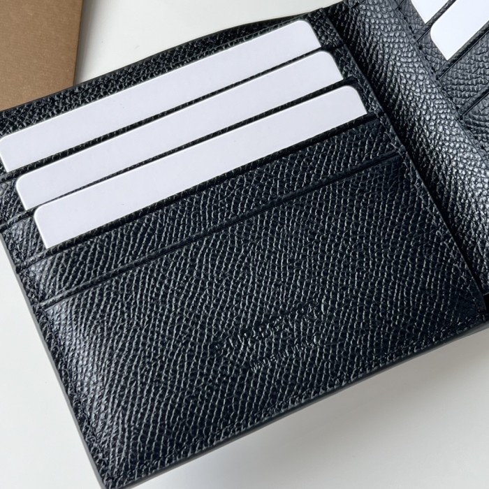 新作 バーバリー コピーおすすめ 短財布