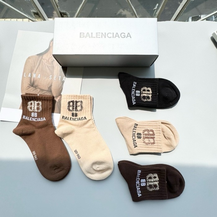 【話題商品！】バレンシアガ コピー 中筒靴下