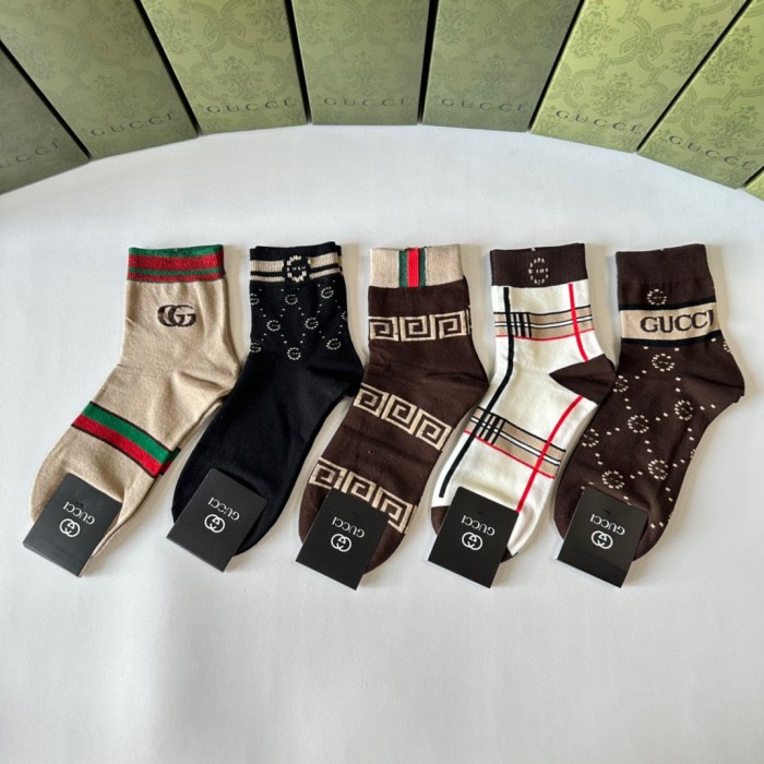 稀少 グッチ コピー ミドル丈スタッズソックスソックス