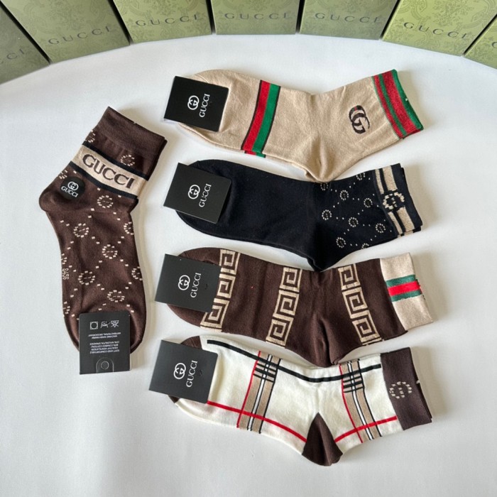 稀少 グッチ コピー ミドル丈スタッズソックスソックス