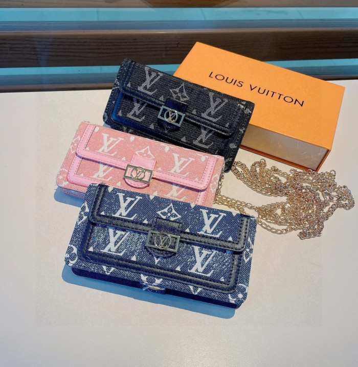 入手困難 ルイヴィトン n級品 LV刺繍携帯バッグ