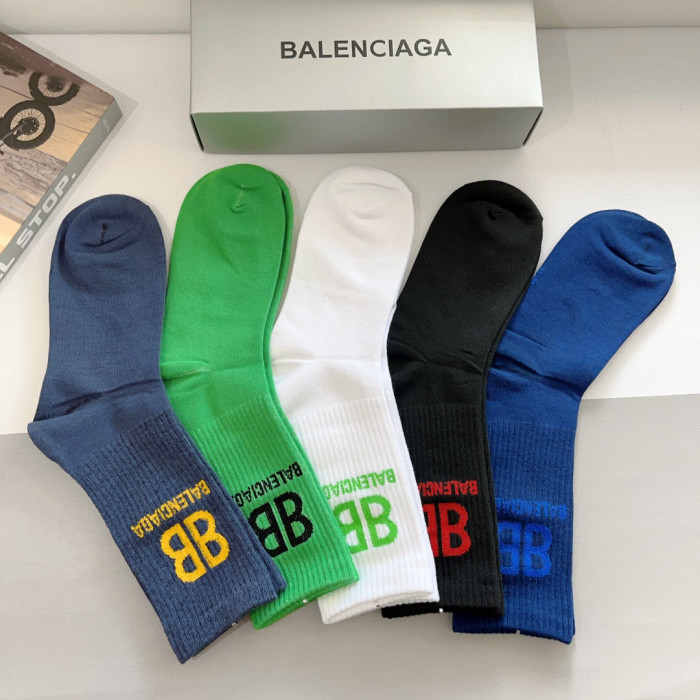 超奇跡の入荷☆ バレンシアガ スーパーコピー の高バージョンスーパーソフトソックス