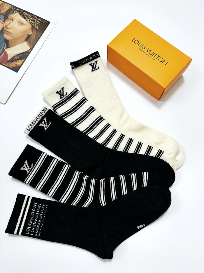 【限定】ルイヴィトン コピー トンクラシックアルファベットロゴカシミヤのミドルソックス
