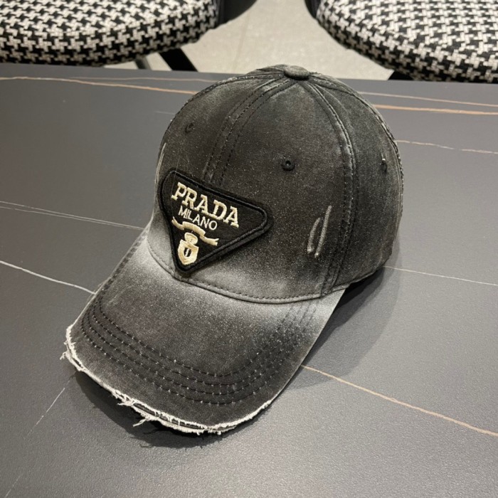 日本未入荷 プラダ コピーおすすめ の定番三角ロゴ野球帽