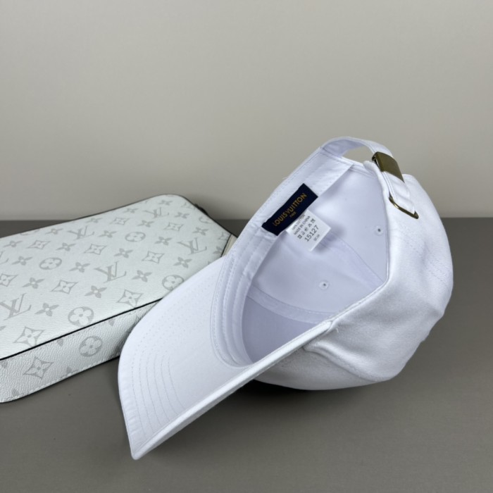 日本未入荷 ルイヴィトン コピー LouisVuittonの野球帽