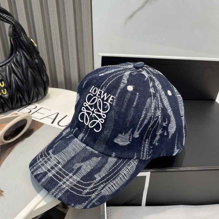 一目惚れ♪ ロエベ n級品 水洗いして古いデニムの野球帽