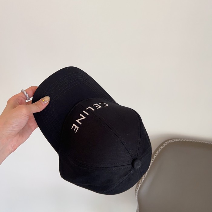 超話題! セリーヌ n級品 2025新作刺繍コーナーシンクロベースボールキャップ