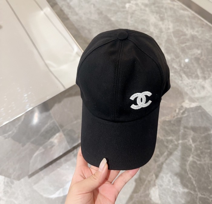 【話題商品！】シャネル コピーおすすめ Chanelの2025新型シンプル風シリーズ野球帽