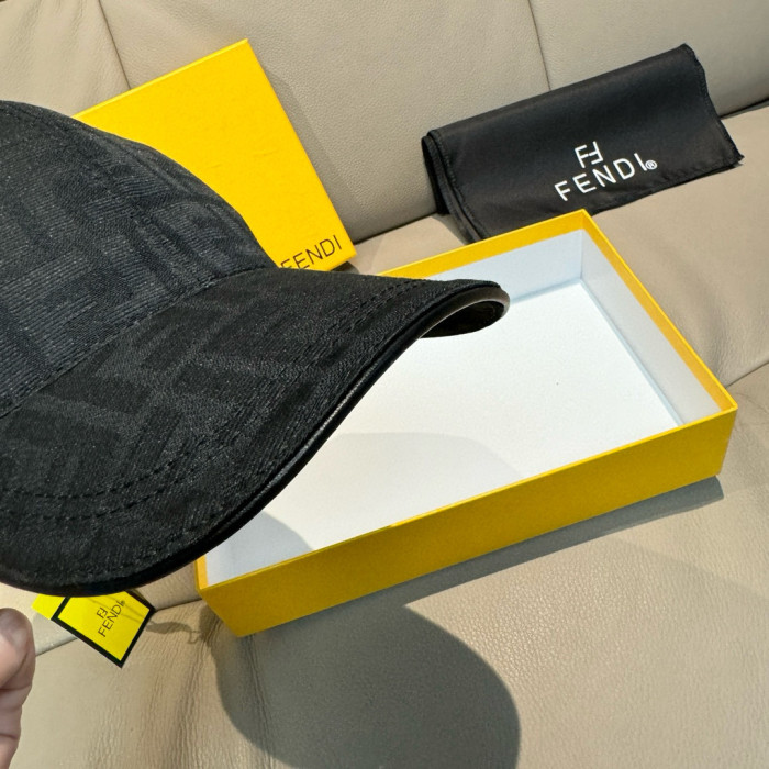入手困難 フェンディ スーパーコピー の新オリジナル野球帽