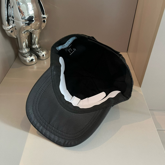 一目惚れ♪ プラダ 激安通販 PRADA ベースボールキャップ
