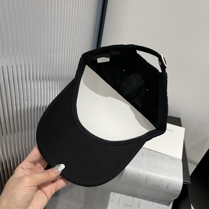 使い勝手良し プラダ コピーおすすめ PRADA ハンチングキャップ