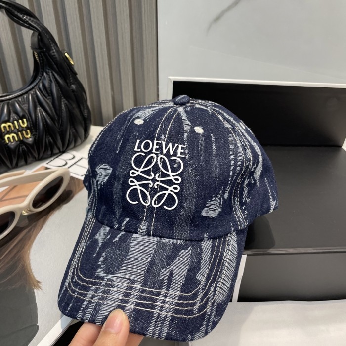 一目惚れ♪ ロエベ n級品 水洗いして古いデニムの野球帽