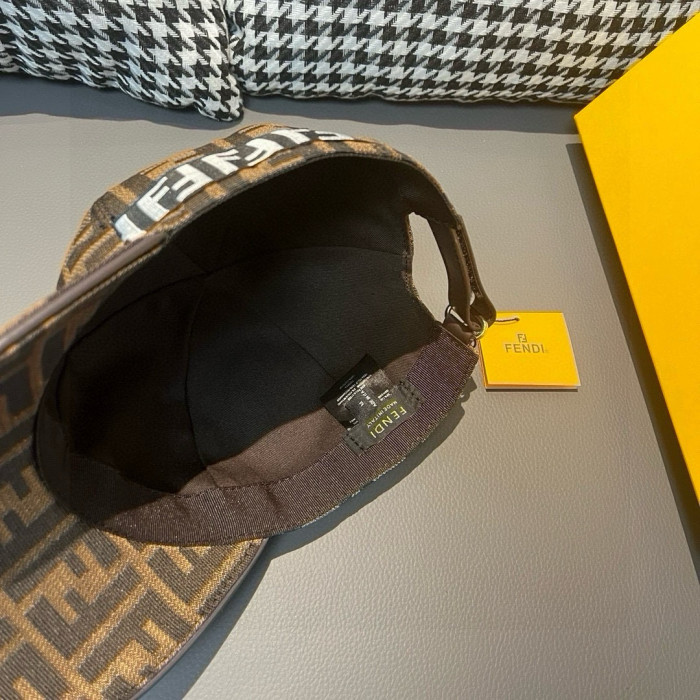 日本未入荷 フェンディ スーパーコピー の新オリジナル野球帽