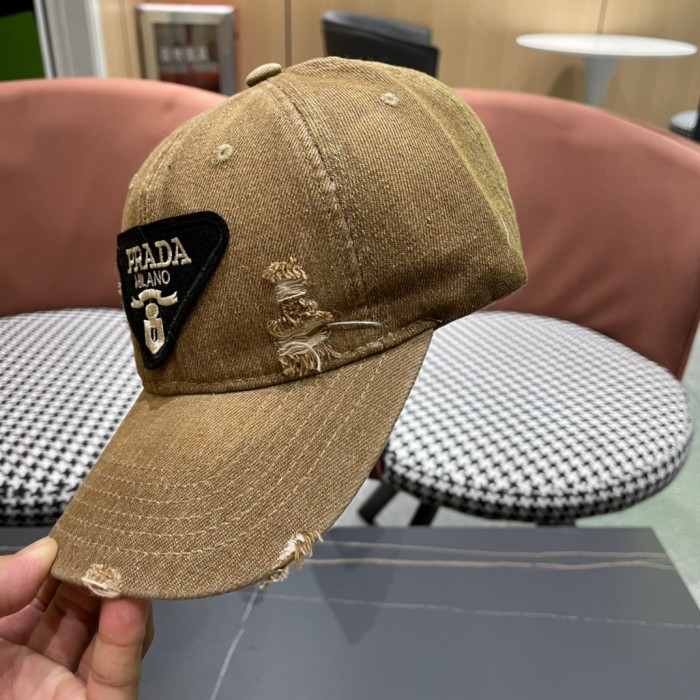 日本未入荷 プラダ コピー PRADAのカウボーイキャップ