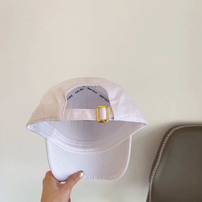 高品質  セリーヌ 激安偽物 2025新作刺繍コーナーシンクロベースボールキャップ