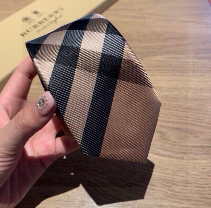 【話題商品！】バーバリー コピー メンズネクタイ