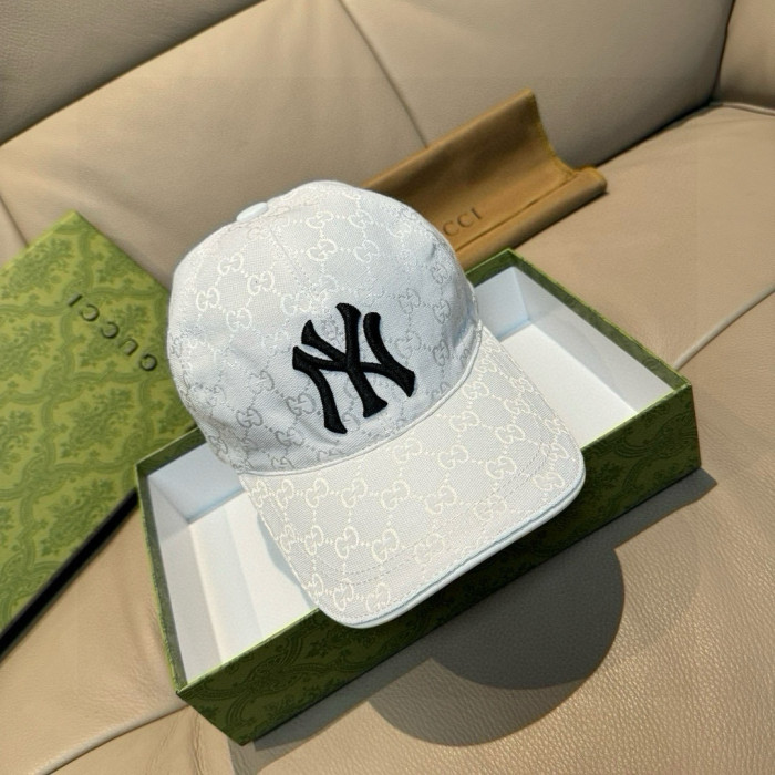日本未入荷 NY n級品 NY&Gucci（グッチ）のコラボレーション型野球帽