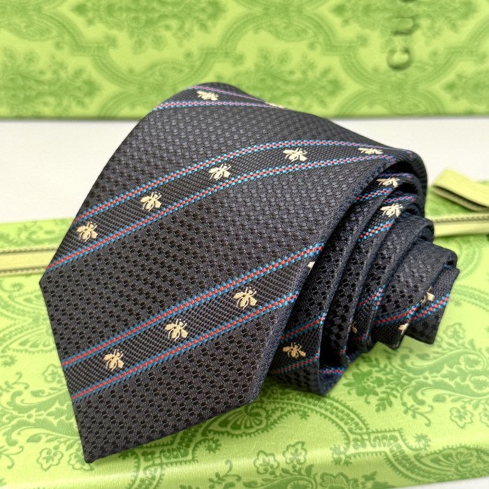 一目惚れ♪  Gucciグッチ 激安通販 メンズネクタイ