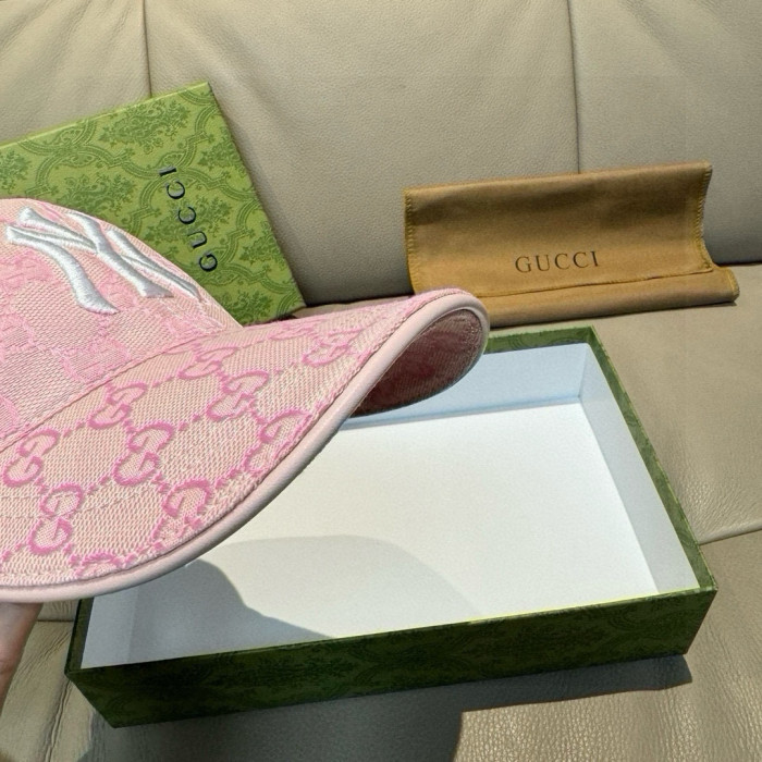 【話題商品！】 NY 激安偽物 NY&Gucci（グッチ）のコラボレーション型野球帽