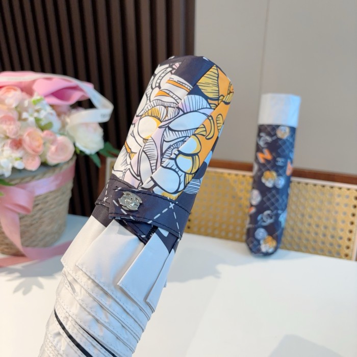 入手困難 シャネル 激安偽物 Chanel バラの花の柄の三つ折り自動折りたたみ晴雨傘