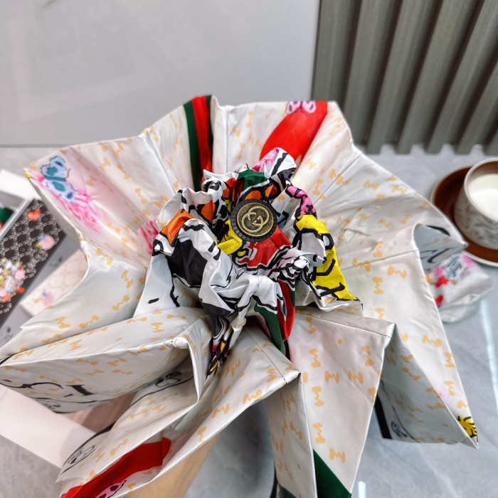 累積売上総額第１位！ グッチ コピー Gucci 三つ折り日焼け止め傘